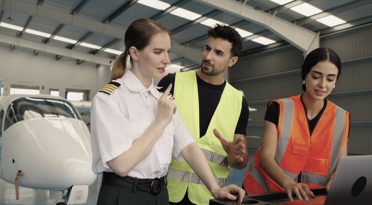 Streamlined Flight Streamline Flight School Operations with Role-Based FlightLogger